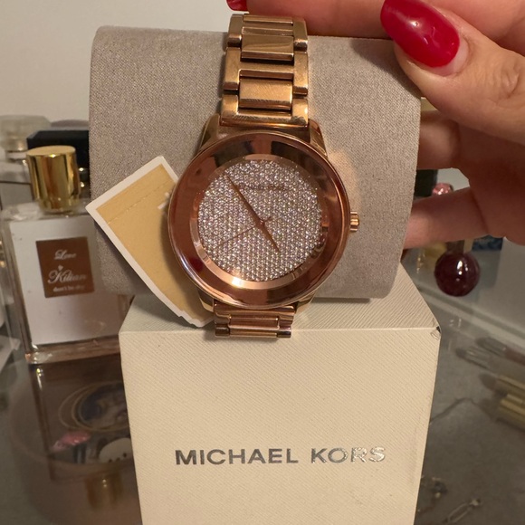 Michael Kors Watch - Picture 2 of 7